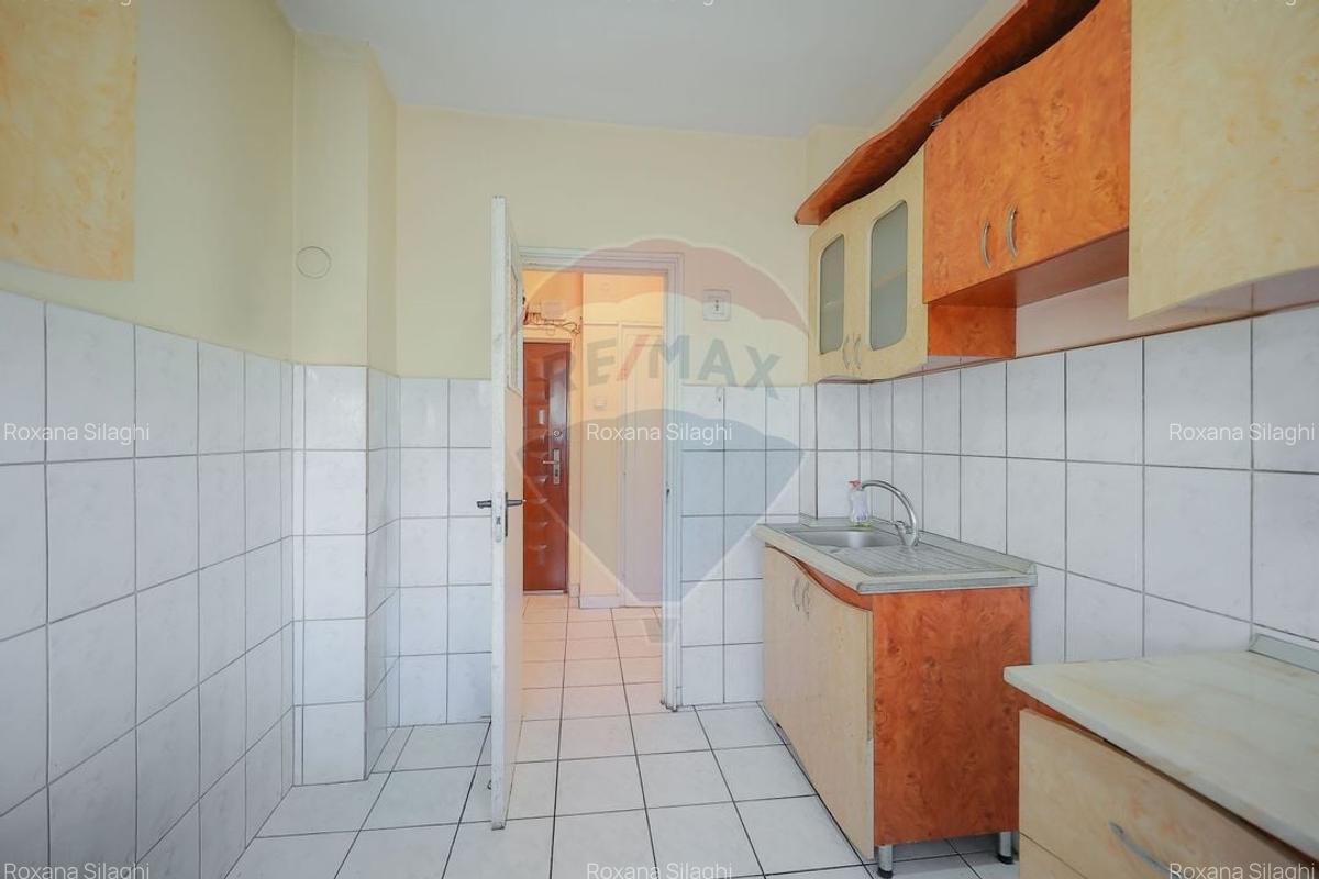 Apartament cu 3 camere de vanzare, zona Rogerius - 4