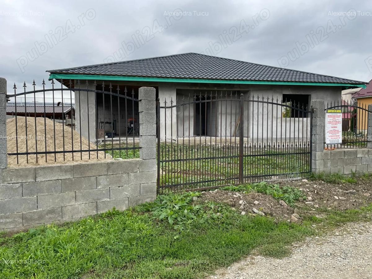 Casa la rosu - 2