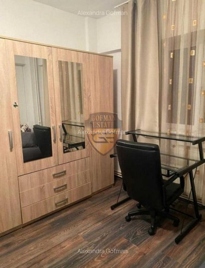 Apartament cu 3 camere decomandat în Casa de Cultură - 2