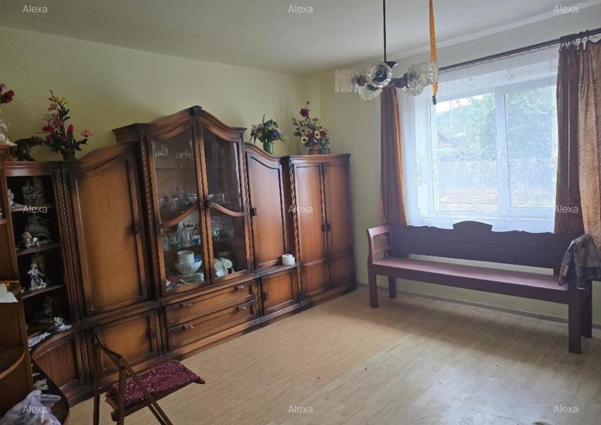 Casa loc SUMUGIU , sc 200 mp , parte veche si noua, ter 2670, sosea - 4