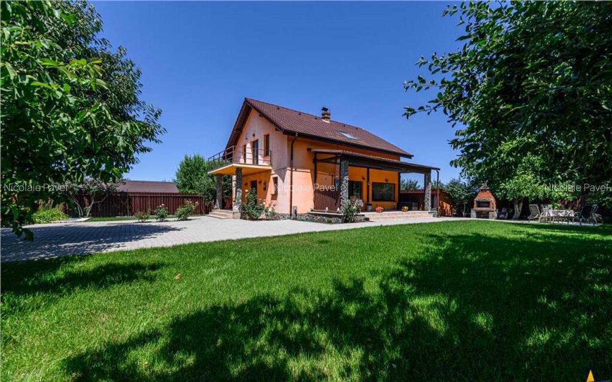 Vila luminoasa cu:terase,curte,gradina, livada, vedere munte - 9