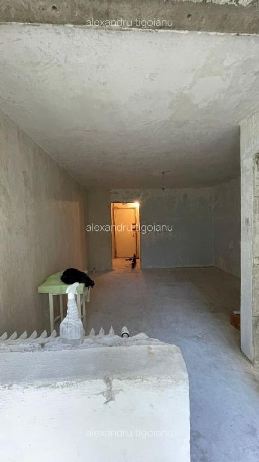 Garsoniera decomandata Favorit, la rosu, direct proprietar, 3 min metrou - 2