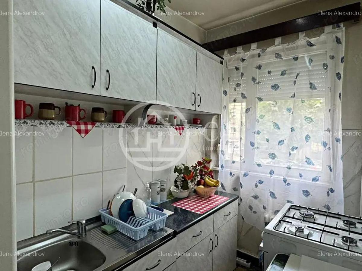 Apartament cu 3 camere de vanzare Str. Seleusului Zona Velenta,Oradea - 8
