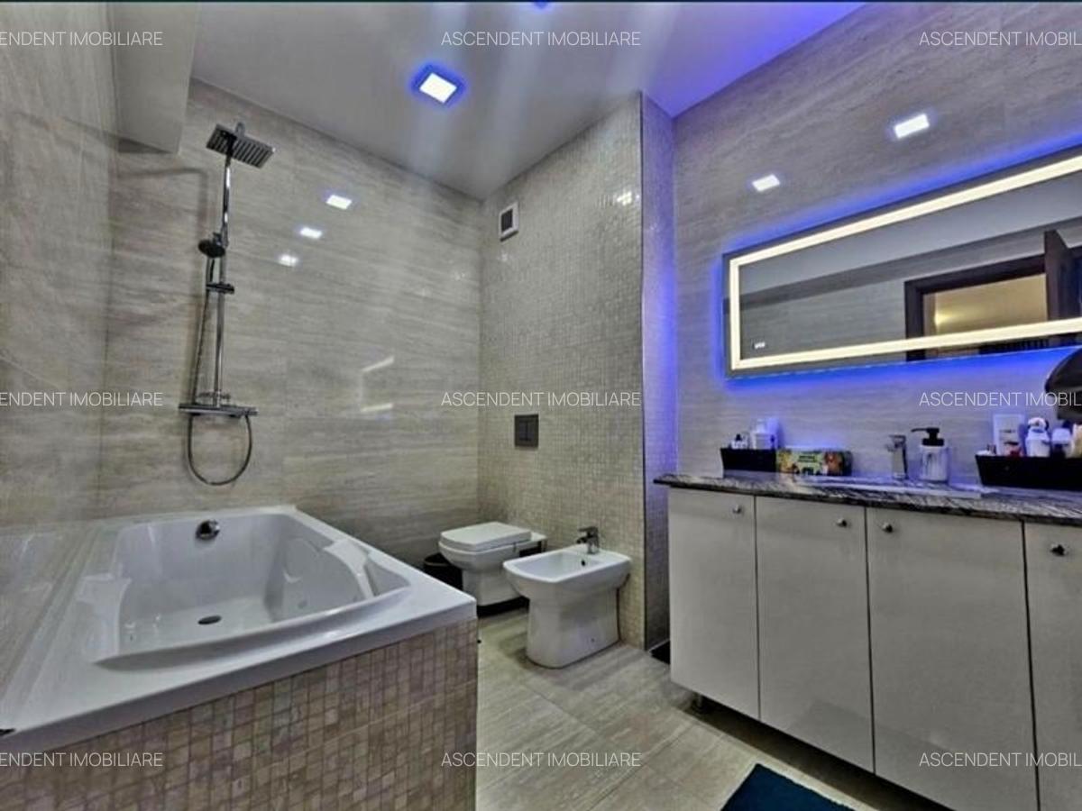Apartament cu 3 camere decomandat în Tractorul - 3
