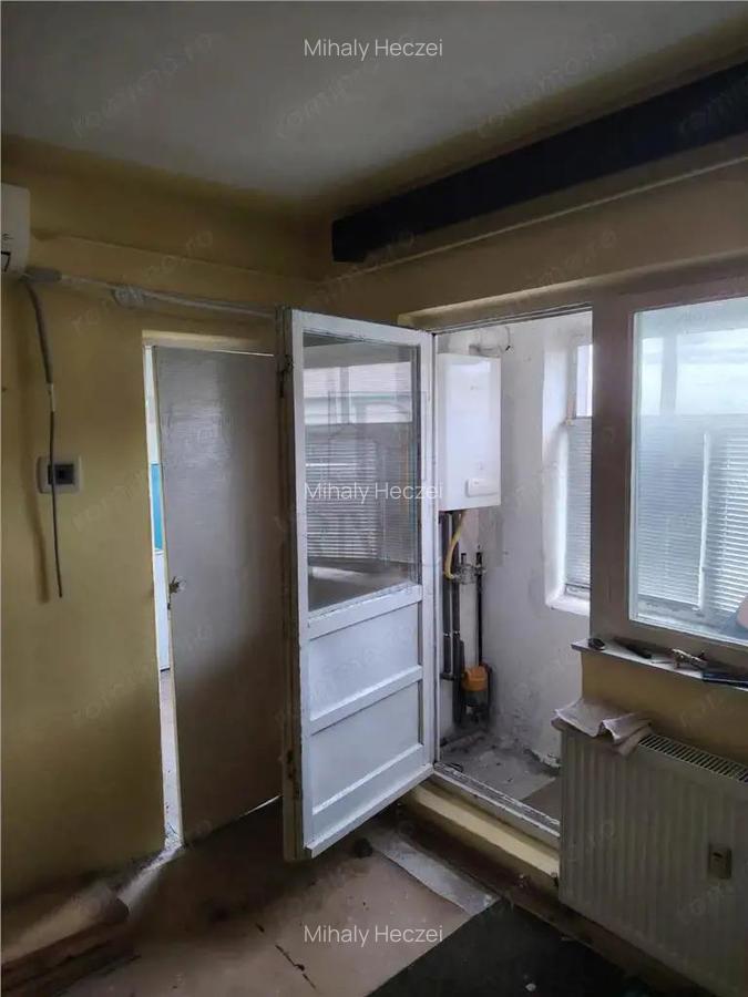 Apartament spatios - Bucatarie Inchisa - Balcon - Centrala Proprie - Clima - Zona Lunei - 1