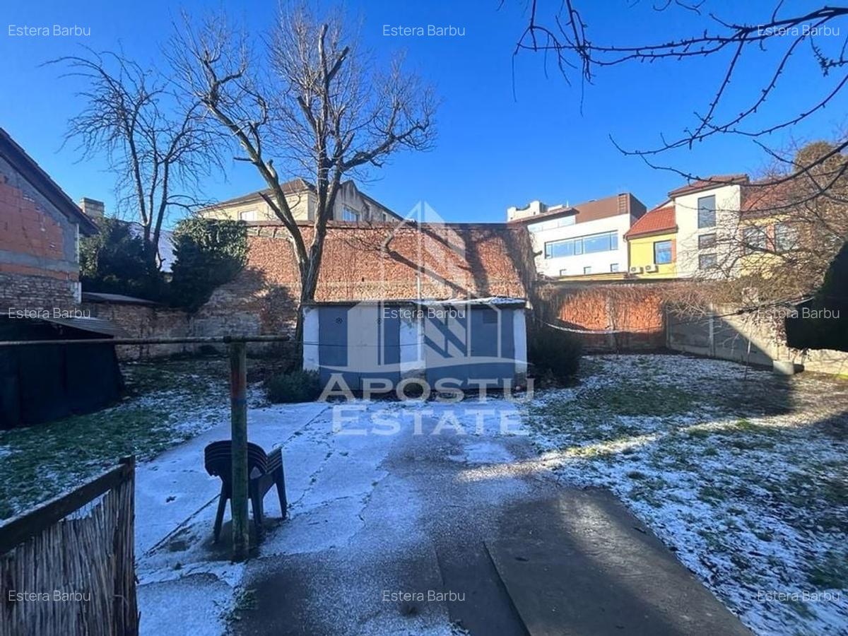 Casa cu 929 mp teren pretabil pentru investitie in zona Centrala. - 1