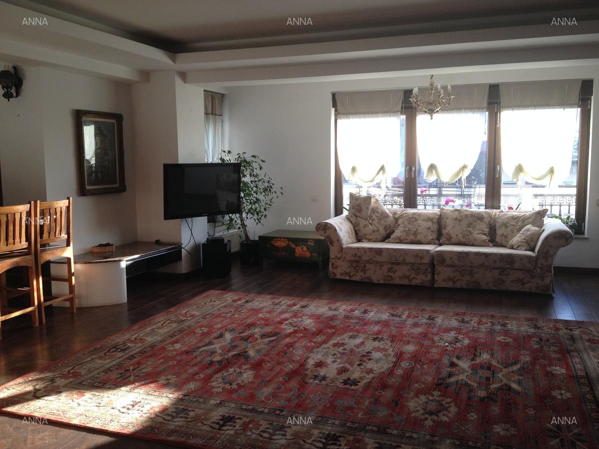 Central, apartament elegant intr-o zona linistita  si verde - 2