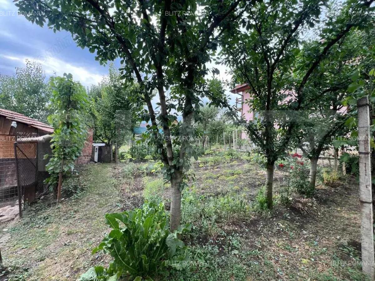 Casa cu 2 camere curte spa?ioasa ?i gradina ingrijita - 16