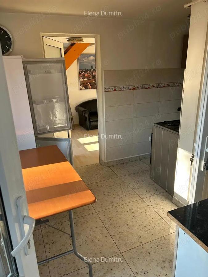 Inchiriez apartament in casa - 3