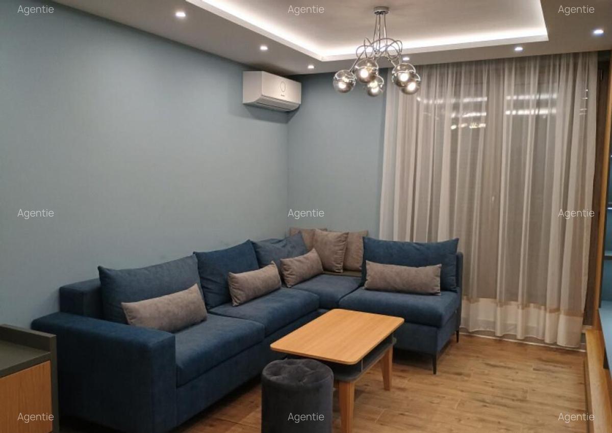 Zona Spitalului Judetean 3 camere de inchiriat - 1