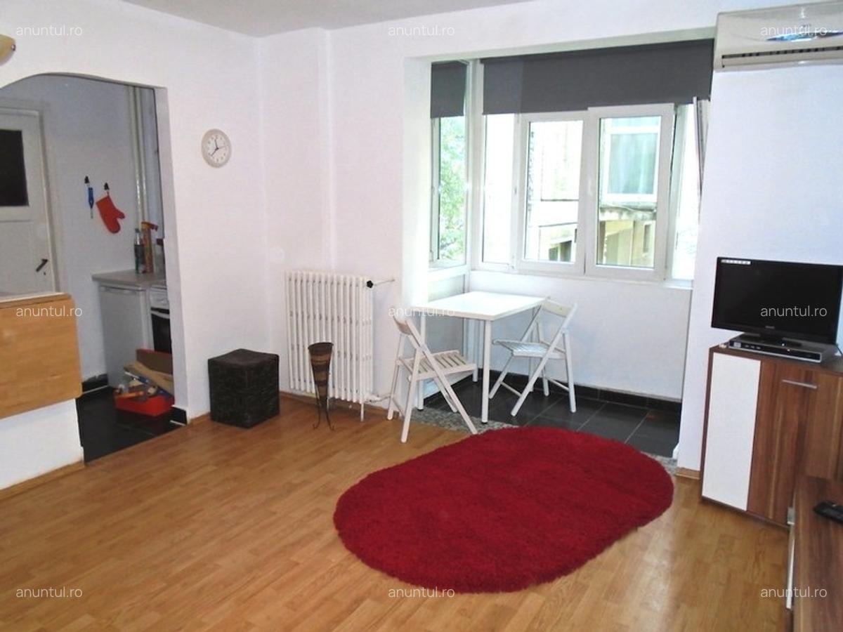 Unirii, 1 minut metrou - 8