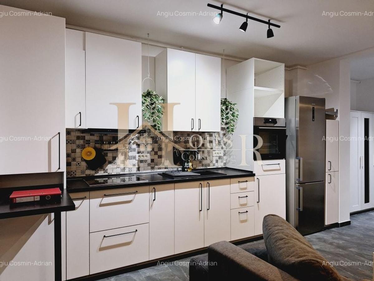 Aproape de magazine. Cochet. Luminos. - 4