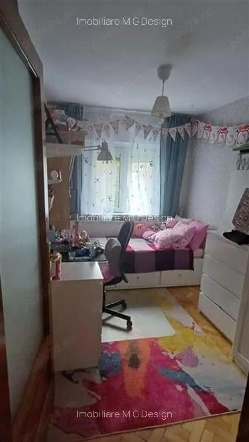 Apartament cu 4 camere decomandat în Girocului - 2