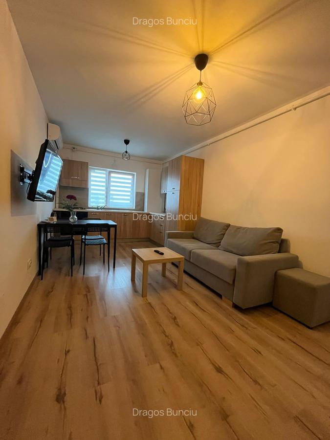 Apartament cu 2 camere decomandat în Apărătorii Patriei - 4
