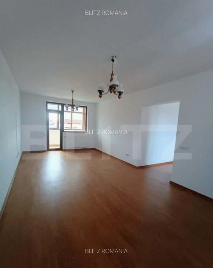 Apartament spa?ios cu 3 camere, balcon generos ?i 2 locuri - 1
