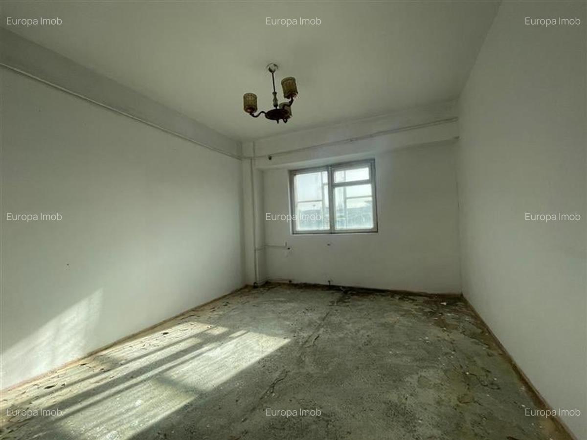 Apartament 3 camere de vanzare zona E3 -Tulcea - 2