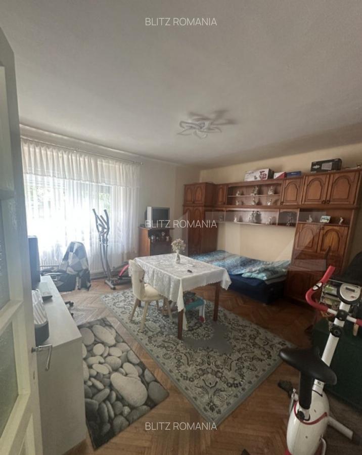 Doua case de vanzare cu 3 camere 120mp, intr-o curte de 536m - 3