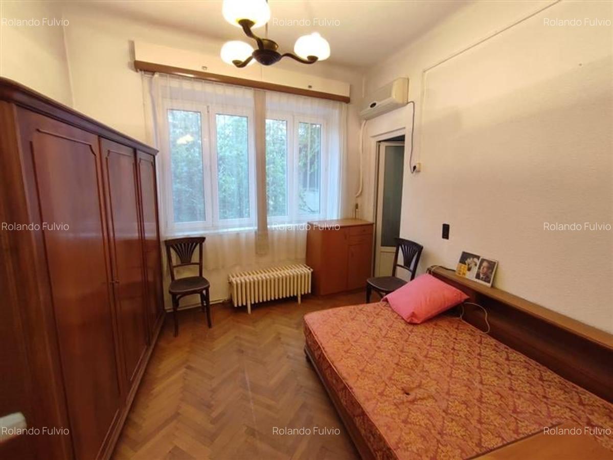 Vanzare apartament 3 camere in bloc mic, Polona - 3
