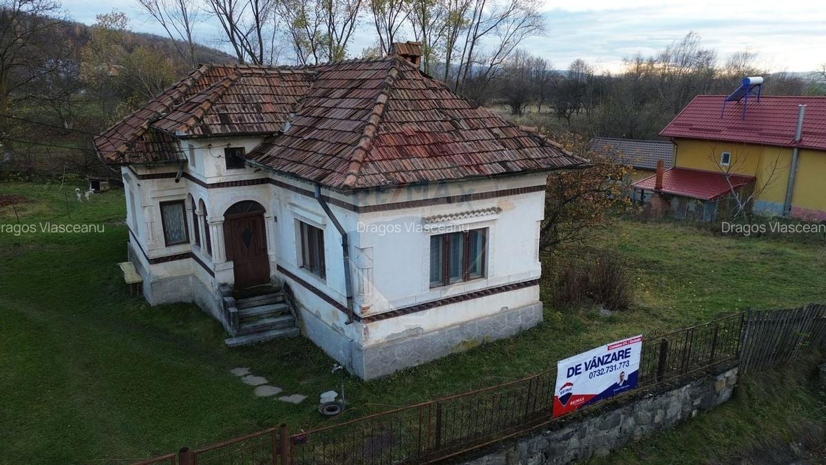 Casa si teren de vanzare in Leresti la super pret - 13