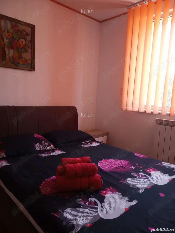 Inchiriez apartament 2 camere ultracentral mobilat,utilat doar termen lung - 2