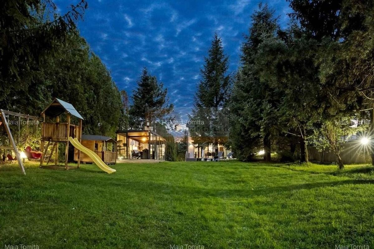 Vilă spectaculoasă pe malul lacului Snagov / 3000 mp teren / Barcă inclusă - 8