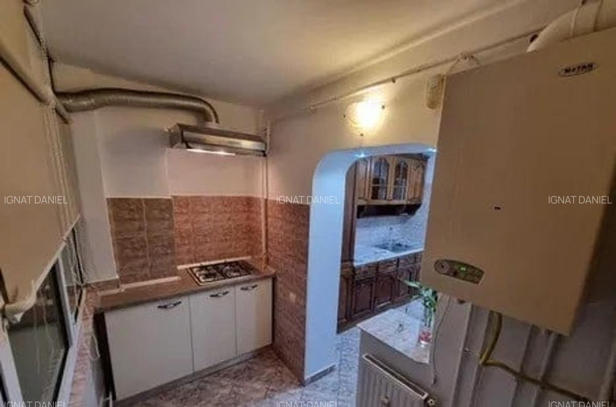 Apartament cu 2 camere, decomandat, zona Nicolina - 3