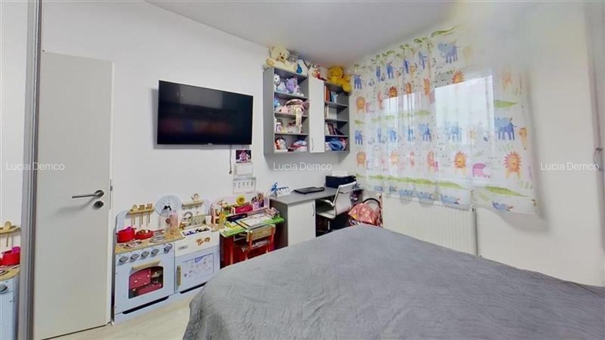 TUR 3D! Decomandat, mobilat, accesorizat, balcon,spatii depozitare,loc parcare, - 3