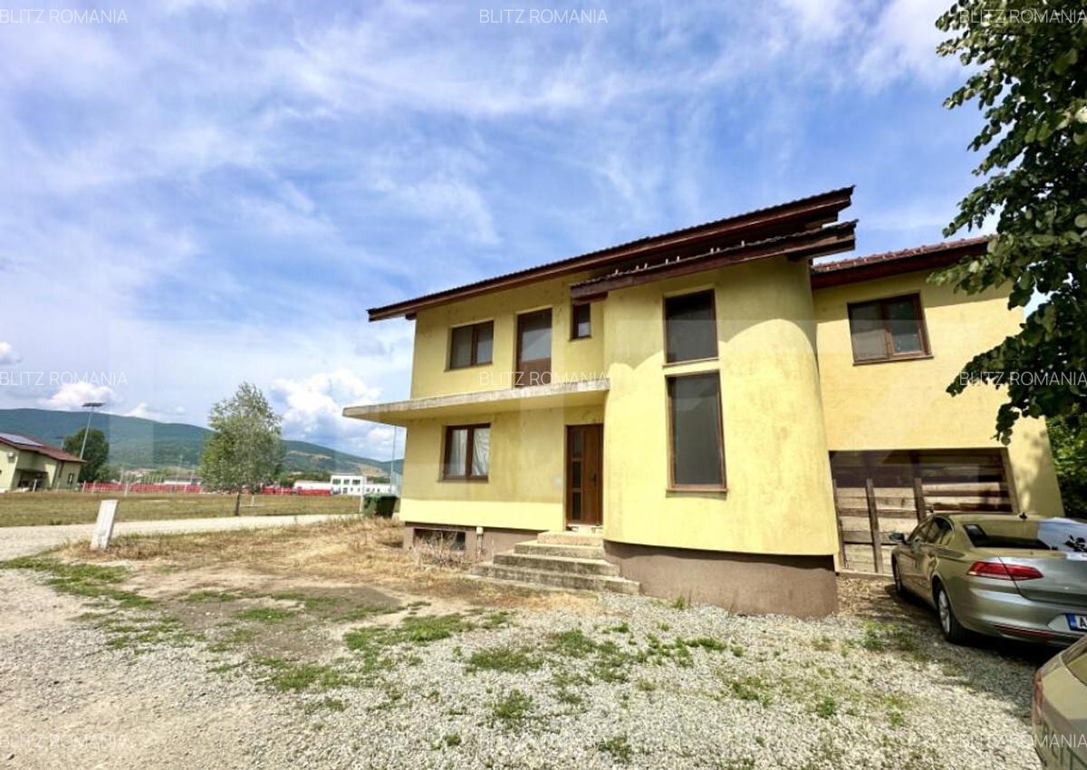 Casa spatioasa cu 5 camere,interior la rosu,423 mp teren,Mic - 2