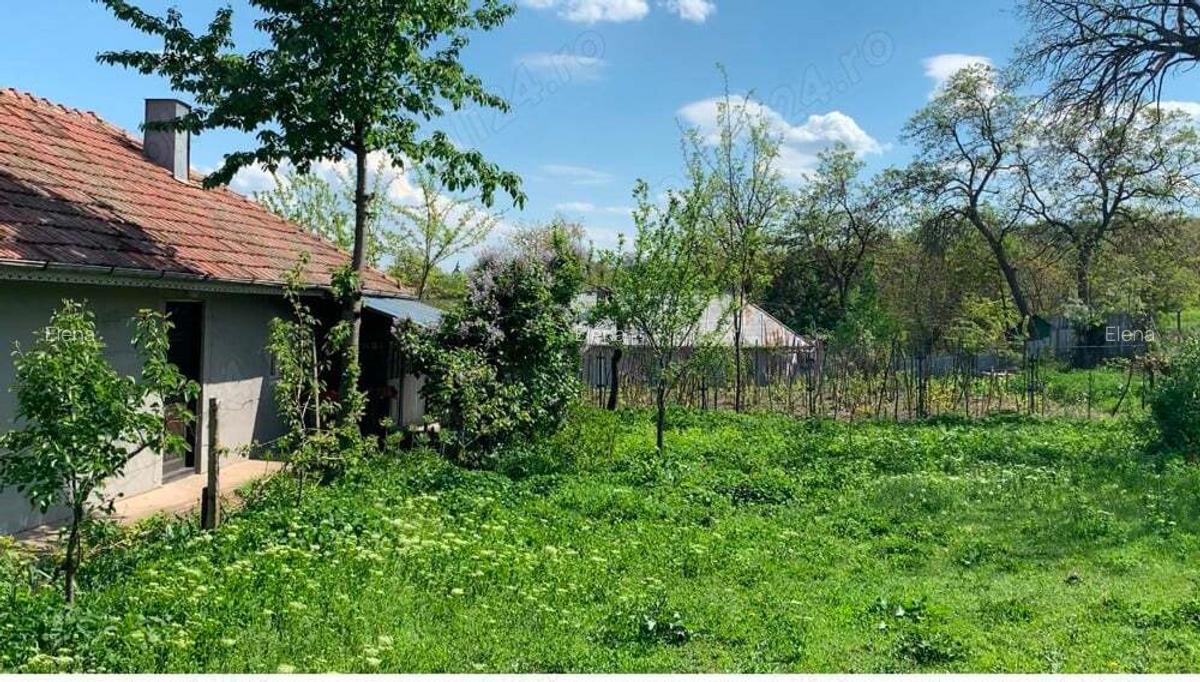 Casa cu teren 2100 metri - 2