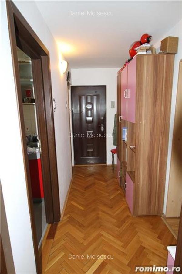 Decomandat cu 2 bai, modelul cel mai mare - 3