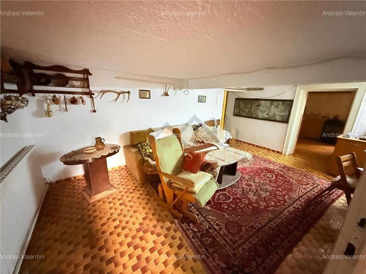 Casa individuala 9 camere, 3 bai, garaj, teren 350 mp - Zona Cetatii/ Hotel MERC - 18 Casa individuala 9 camere, 3 bai, garaj, teren 350 mp - Zona Cetatii/ Hotel MERC - 18