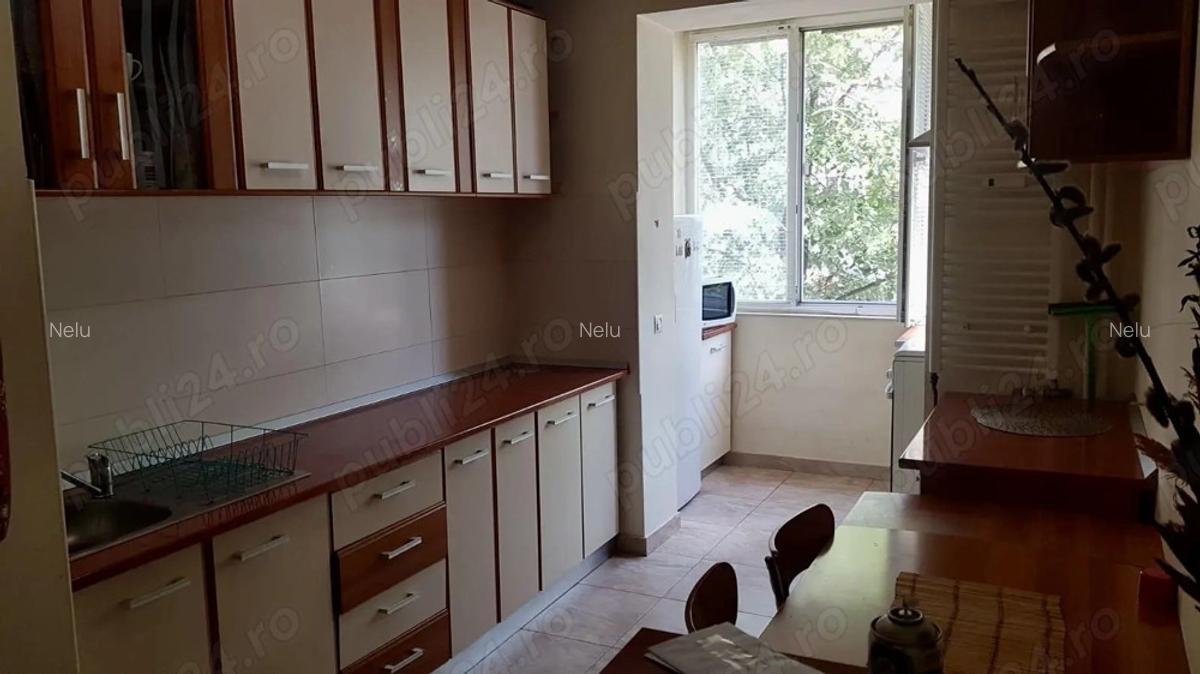 Vand apartament 3 cam etaj 1 pe BLD DECEBAL - 7