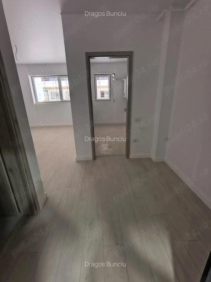 Garsoniera langa Metrou, pe parter, pentru birou, sau locuit cu mobila dvs - 9