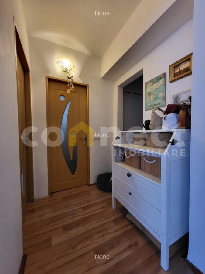 Apartament de 2 camere, semidecomandat, cu parcare. - 23