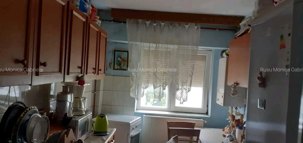 Apartament de vanzare - 4