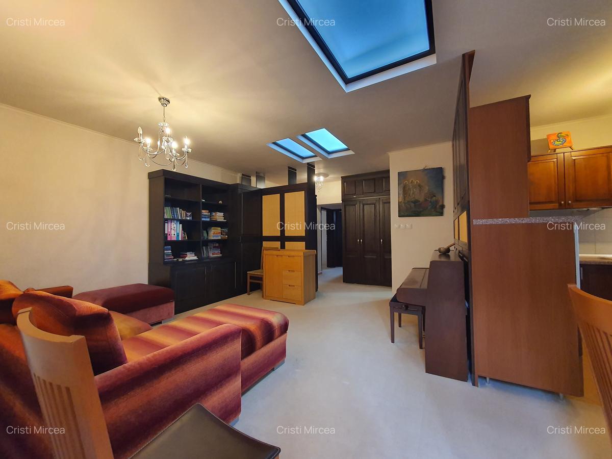 Apartament cu 3 camere decomandat, mobilat în Poiana Brașov - 11