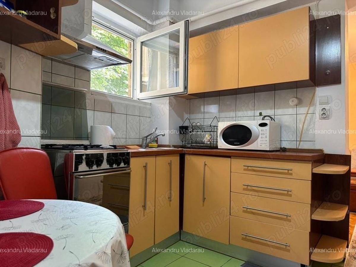 Apartament cu 2 camere - piata Romana - 11