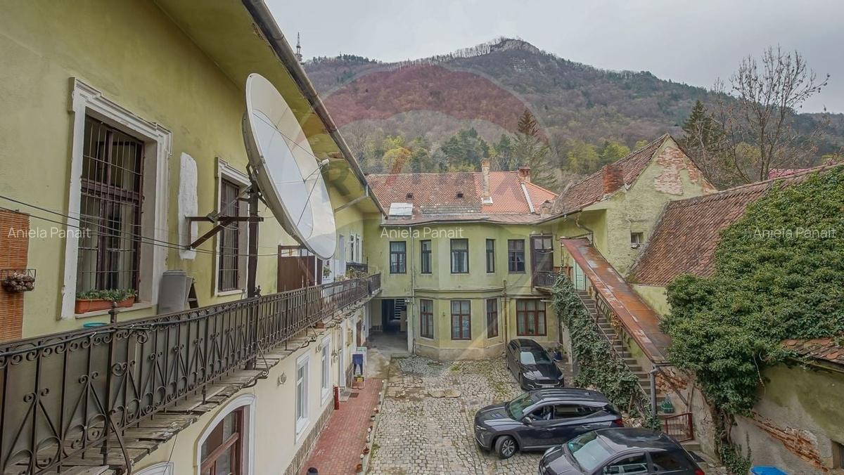 Apartament 102 mp utili, cu parcare in curte, Str. Castelului - 12
