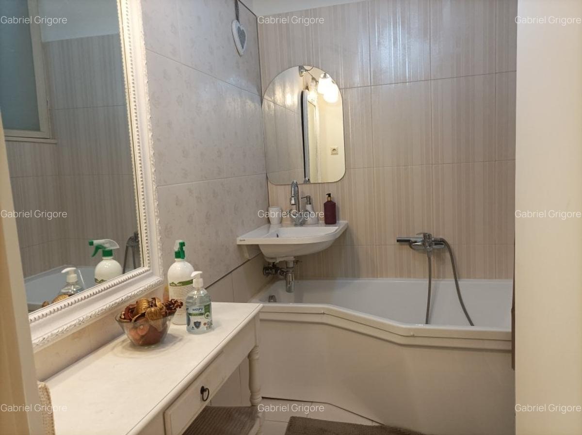 Apartament cu 3 camere semidecomandat, mobilat în Central - 11