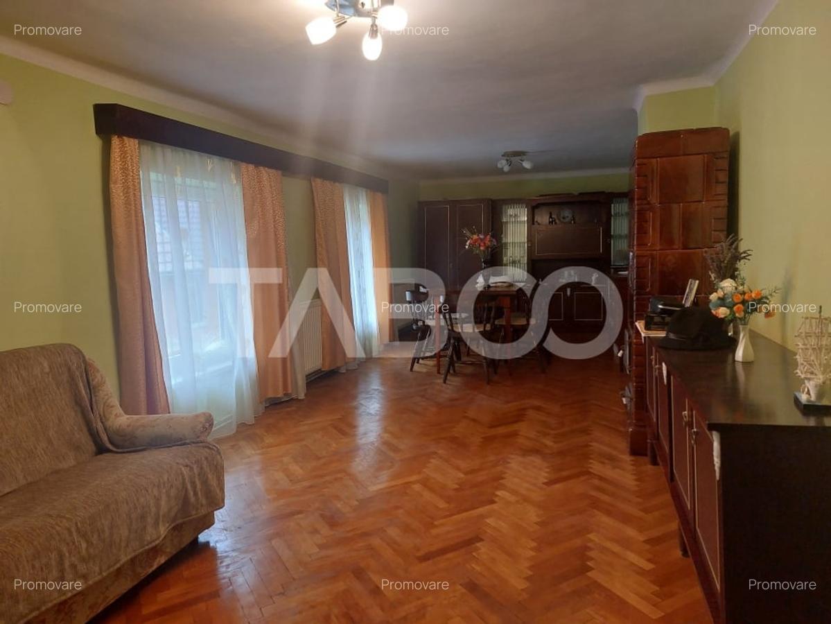Apartament la casa 97 mpu 5 camere 2 bucatarii 3 bai gradina Cisnadie - 5