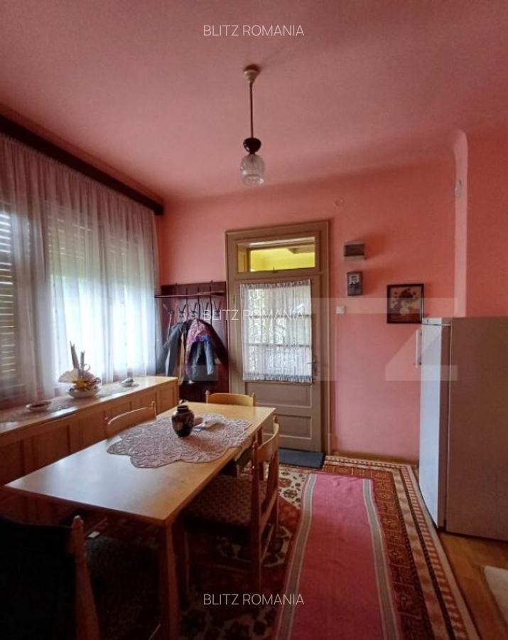 Casa renovabila cu 2 spatii comerciale, 416.6 mp, teren de 7 - 13