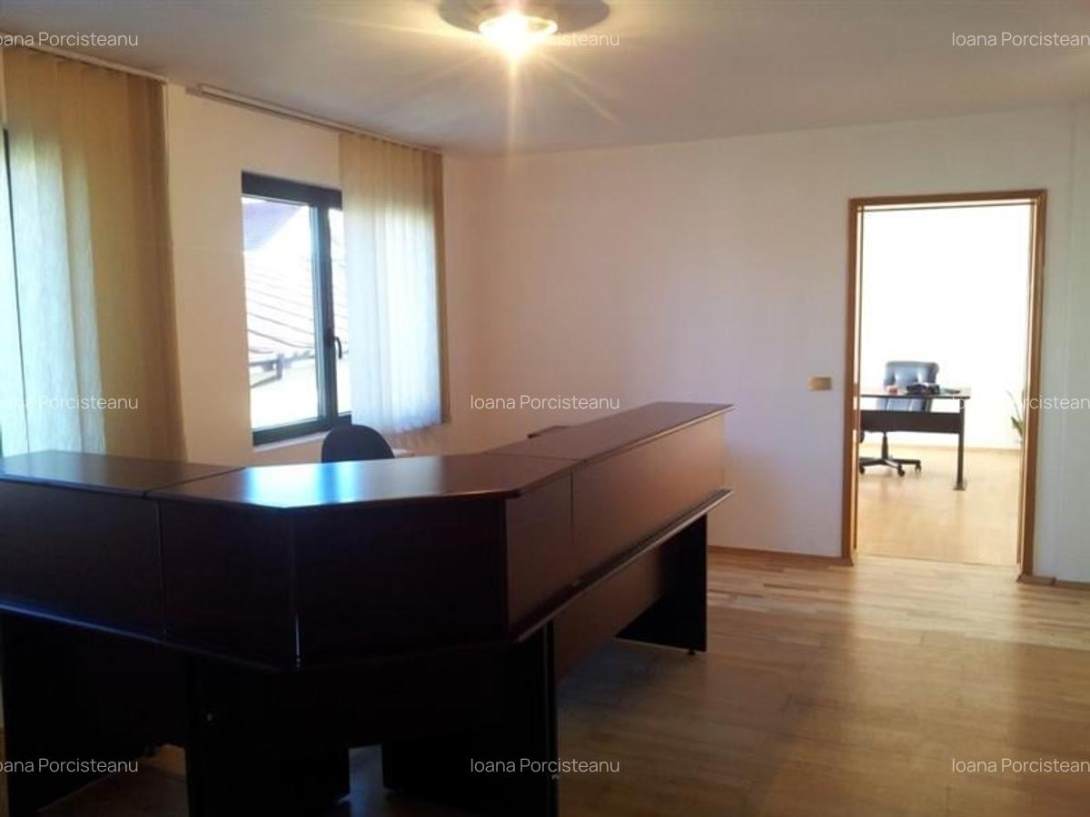 Apartament cu 4 camere semidecomandat în 1 Mai - 6