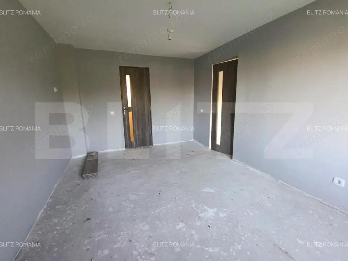 Casa cu 2 camere ?i living cu o gradina generoasa in suprafa?a de 4300 mp - 3