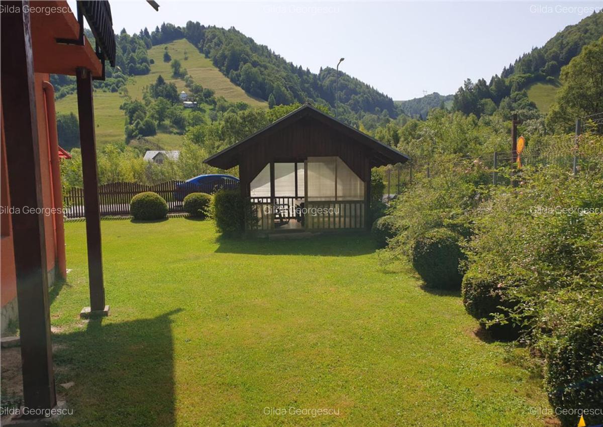 FILM! Pensiune in decor de poveste, loc de istorie si legend - 6