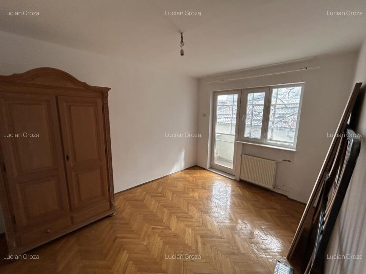 Apartament cu 4 camere decomandat în Turda - 13