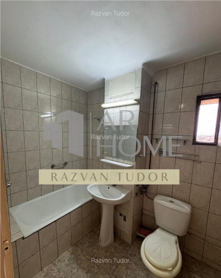Apartament 3 camere , Pta Mihai Viteazul , zona centrala, Pl - 8 Apartament 3 camere , Pta Mihai Viteazul , zona centrala, Pl - 8