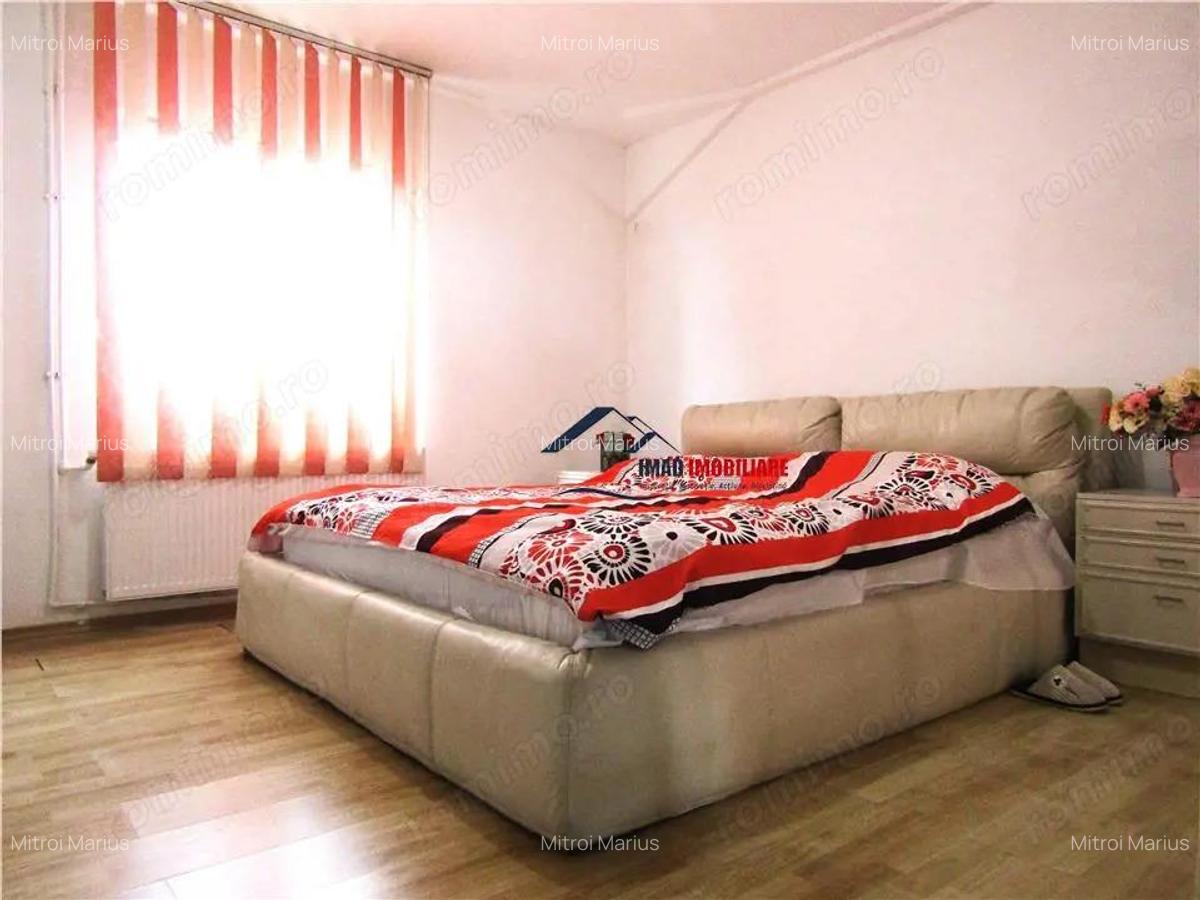 Cu mare potential! Vanzare Casa P+Pod si acoperis tip terasa in Ulmi. - 11