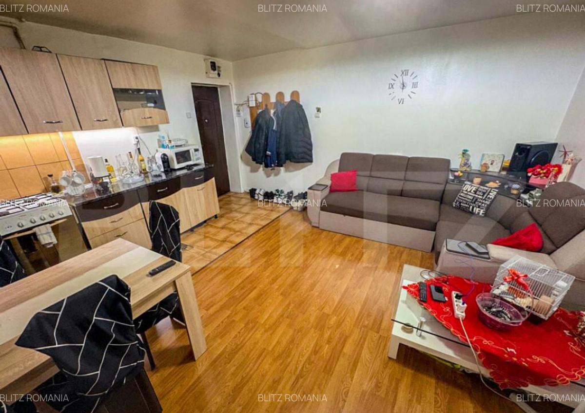 Apartament 3 camere decomandat - 2