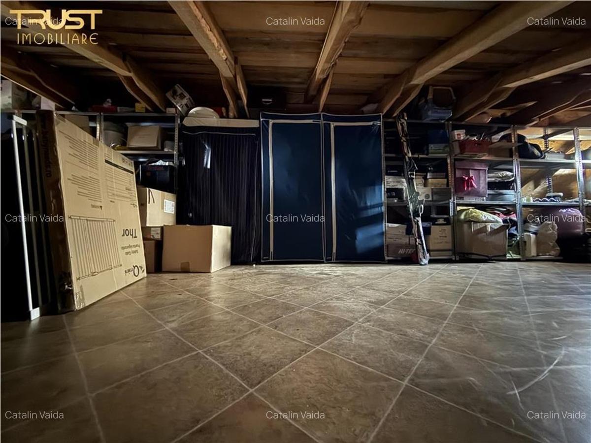 Duplex cu 4 camere l Sub Cetate l 165 MP Curte - 1