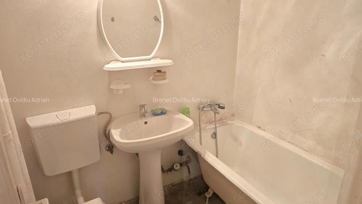 Vand apartament 2 camere decomandat in Deva, zona Gojdu, etaj 1 - 5